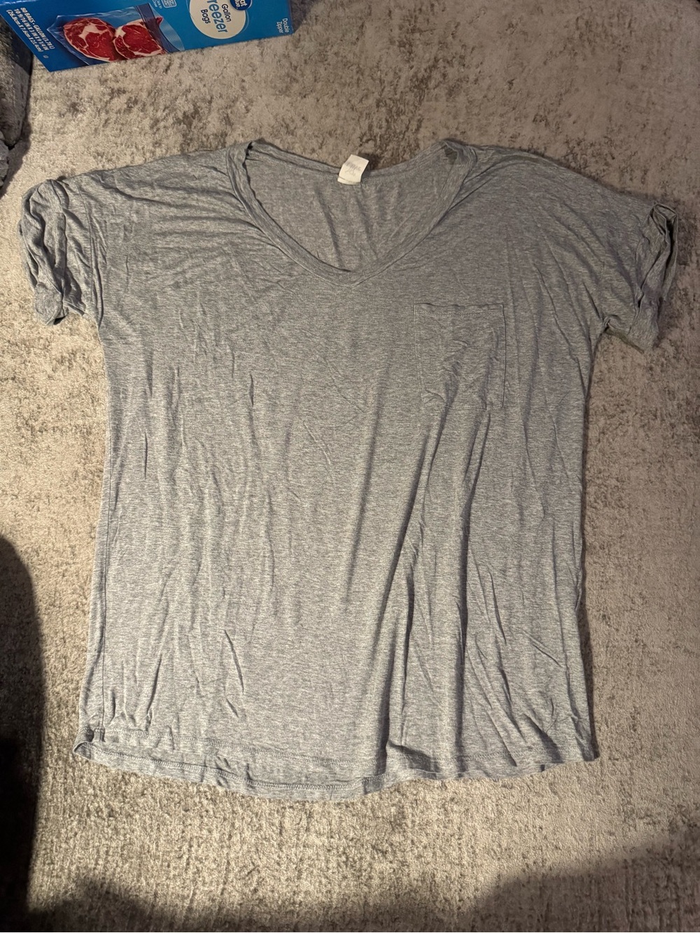 Sew In Love Women’s V-Neck S/S Pocket Tee in Gray- L